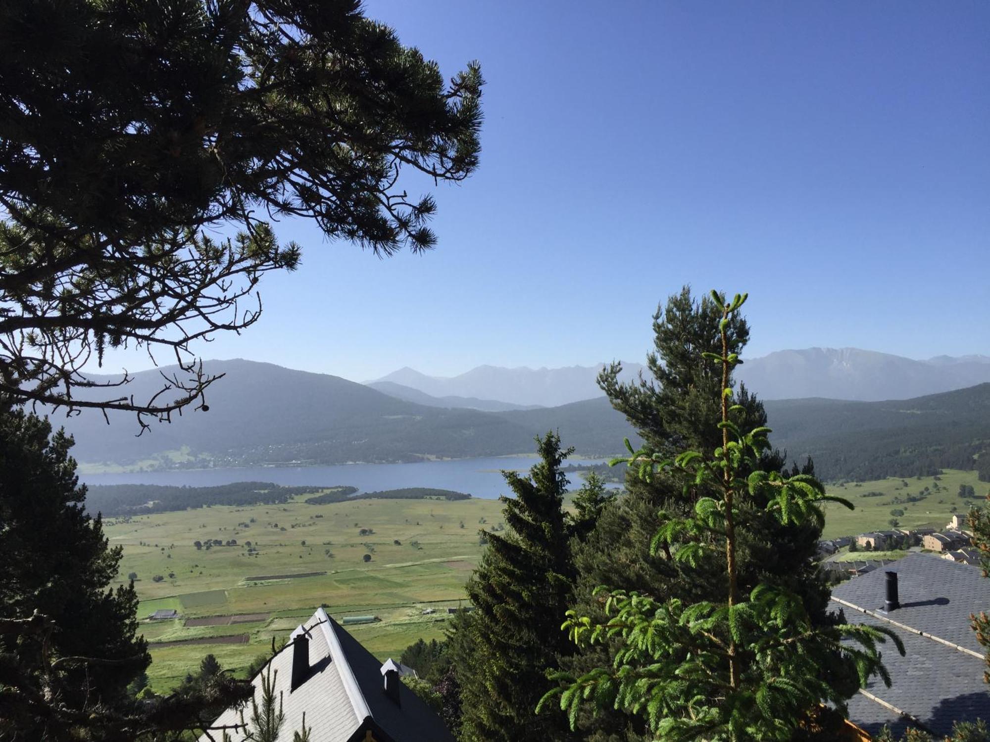 Vue Sous Cet Les Angles (Pyrenees-Orientales)